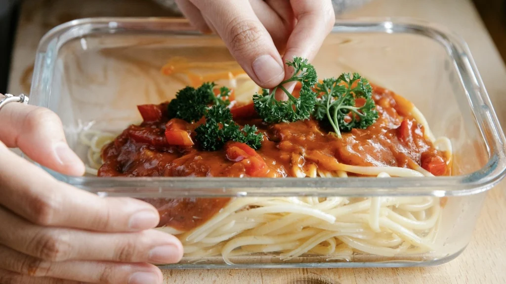This image shows the perfect example of a glass meal prep container